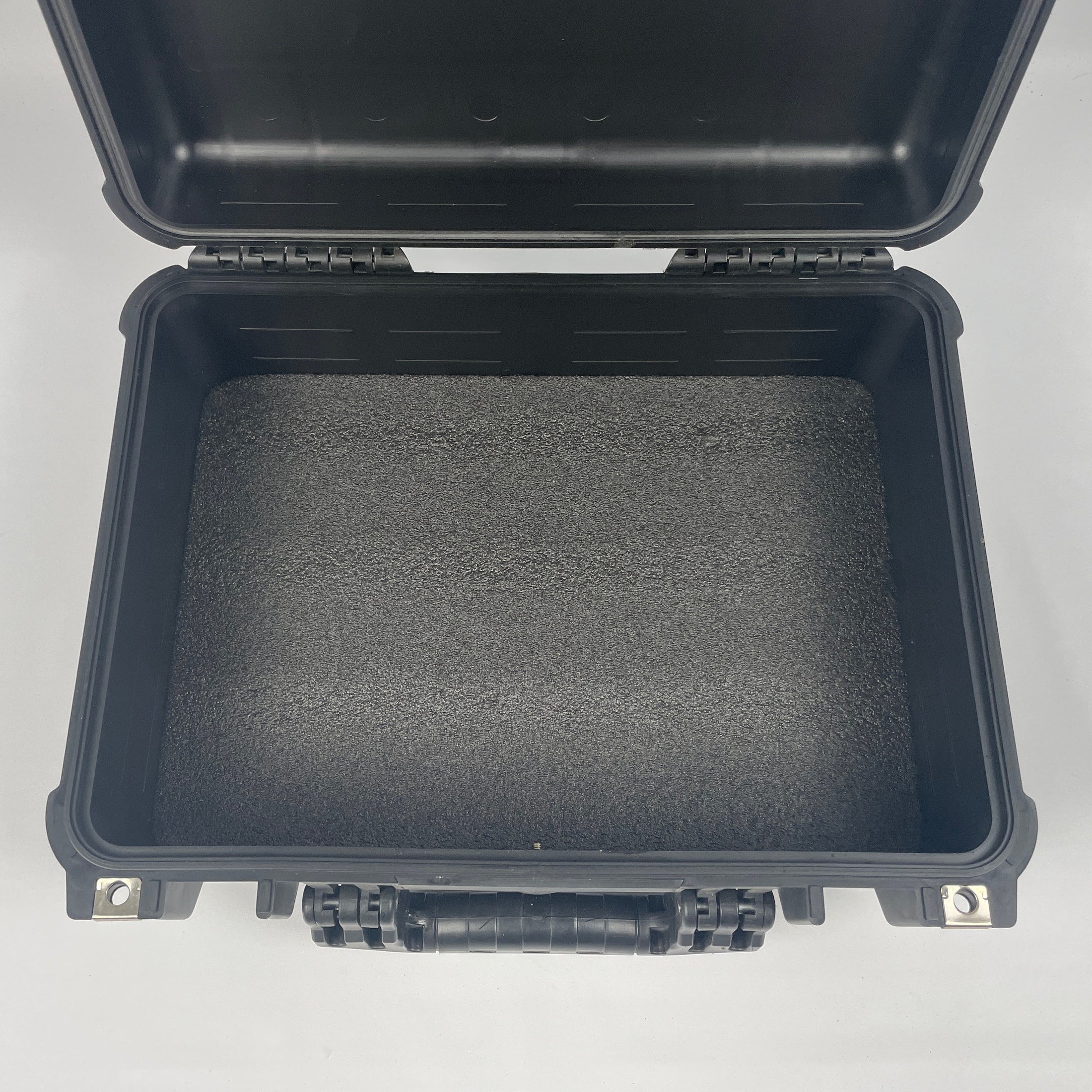 Apache 4800 Weatherproof Protective Case, X-Large, Black Kaizen