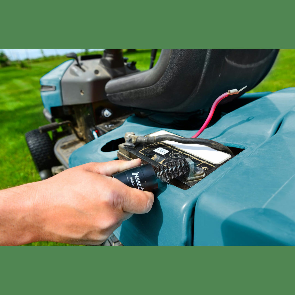 Hazet 4650-4 Battery pole and terminal brush