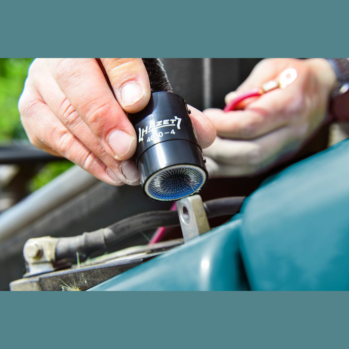 Hazet 4650-4 Battery pole and terminal brush
