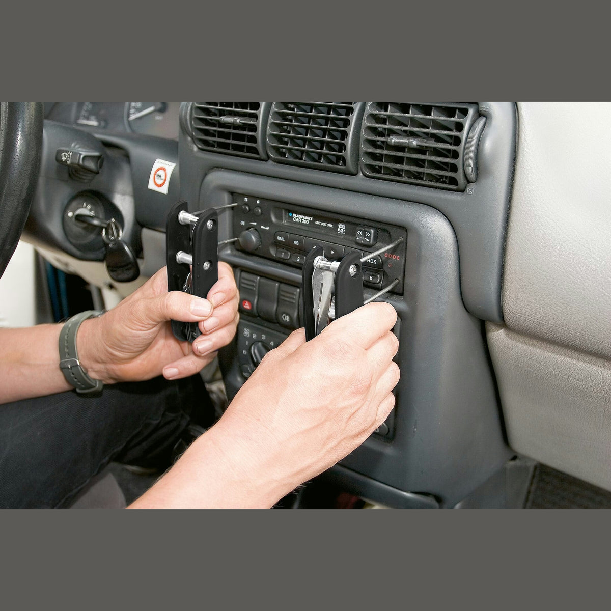 Hazet 4655-1 Radio removal tool