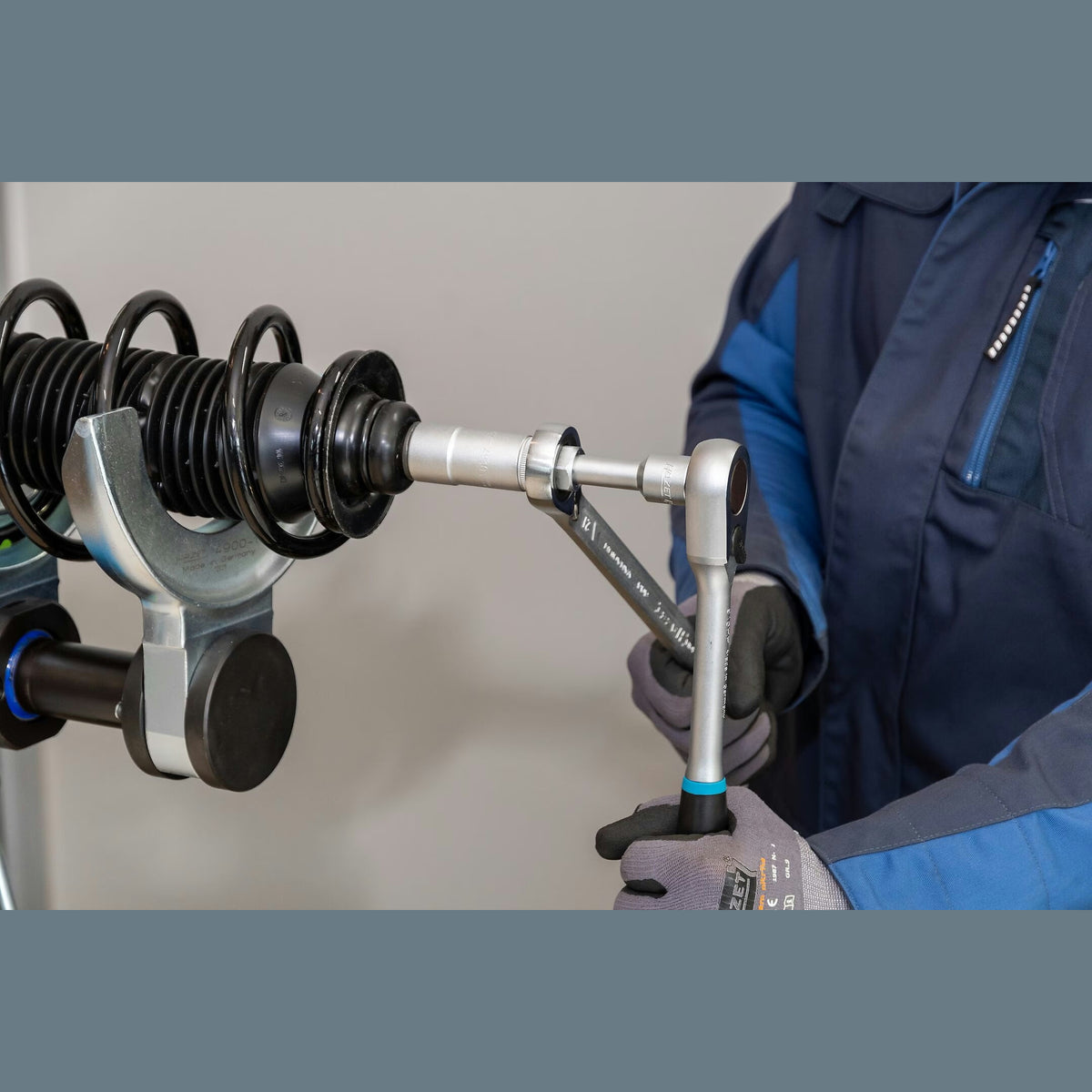 Hazet 4910-XZN10 Counterholder for piston rod