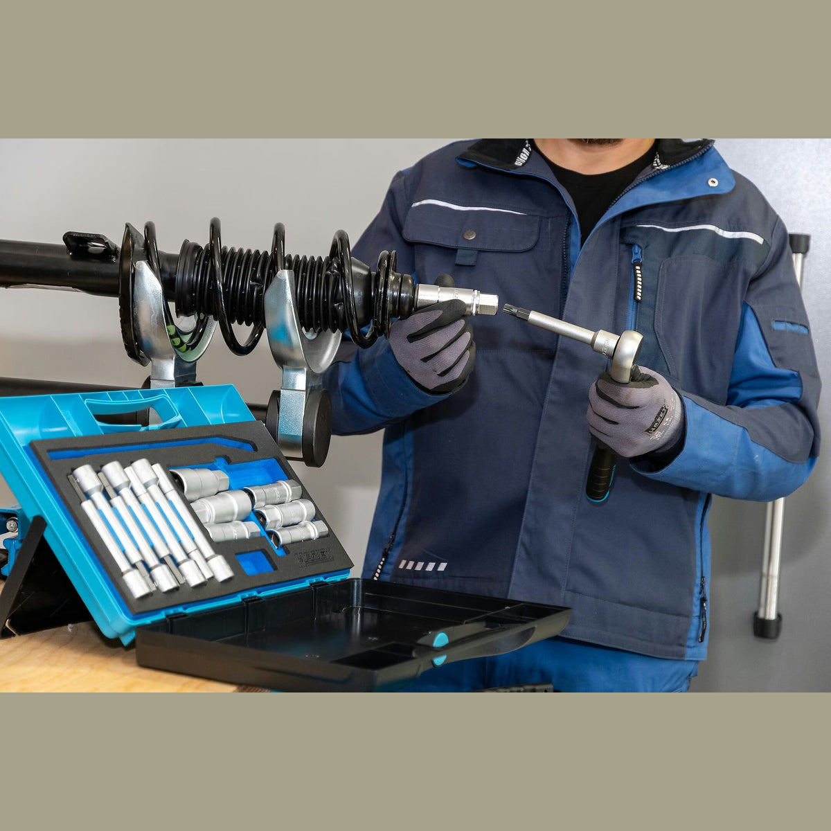 Hazet 4910-XZN10 Counterholder for piston rod