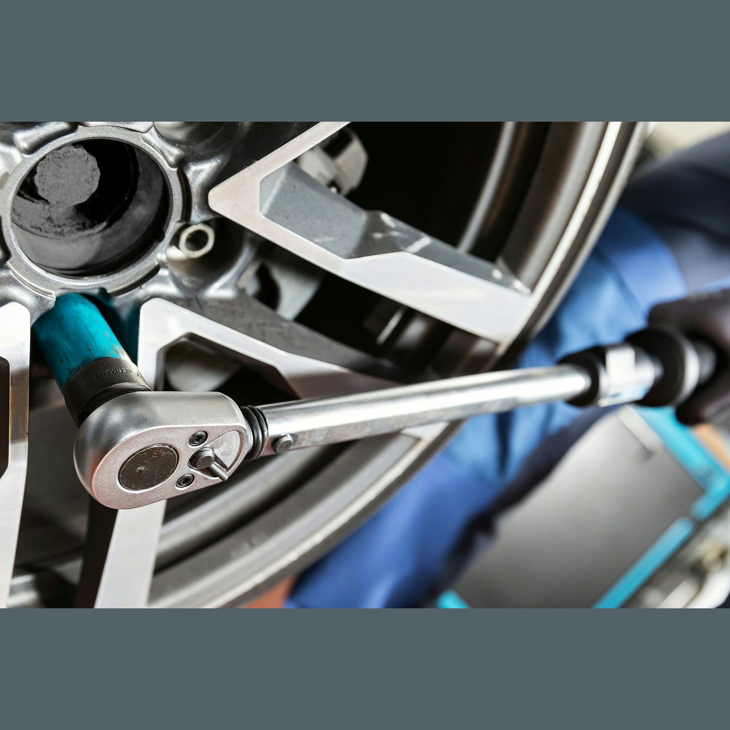 Hazet 5122-2CLTCAL 1⁄2″ Torque wrench with DAkkS calibration certificate ∙ 40 – 200 Nm ∙ ±4%