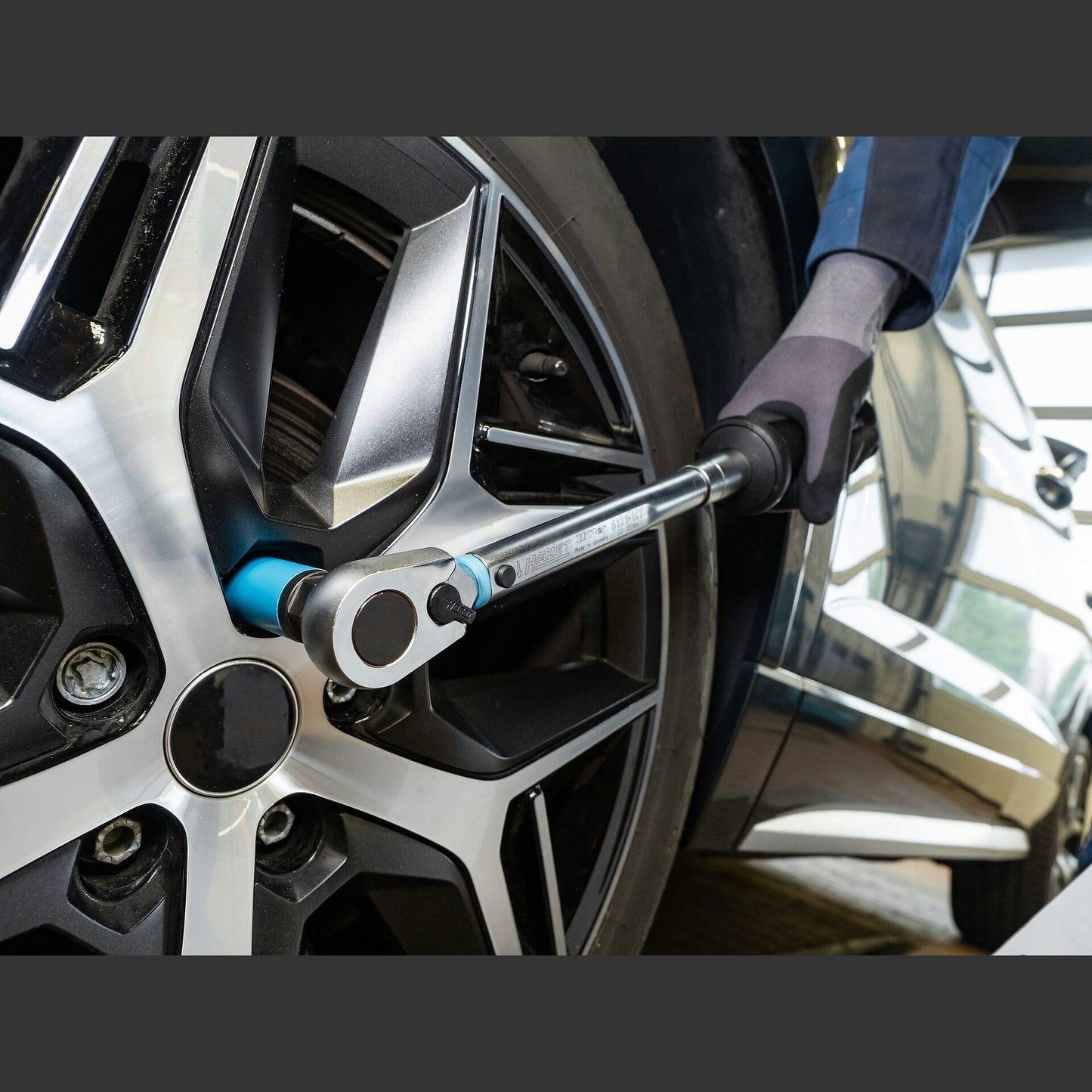 Hazet 6121-1CTCAL 1⁄2″ Torque wrench with DAkkS calibration certificate ∙ 20 – 120 Nm ∙ ±2% ∙ With HiPer reversible ratchet