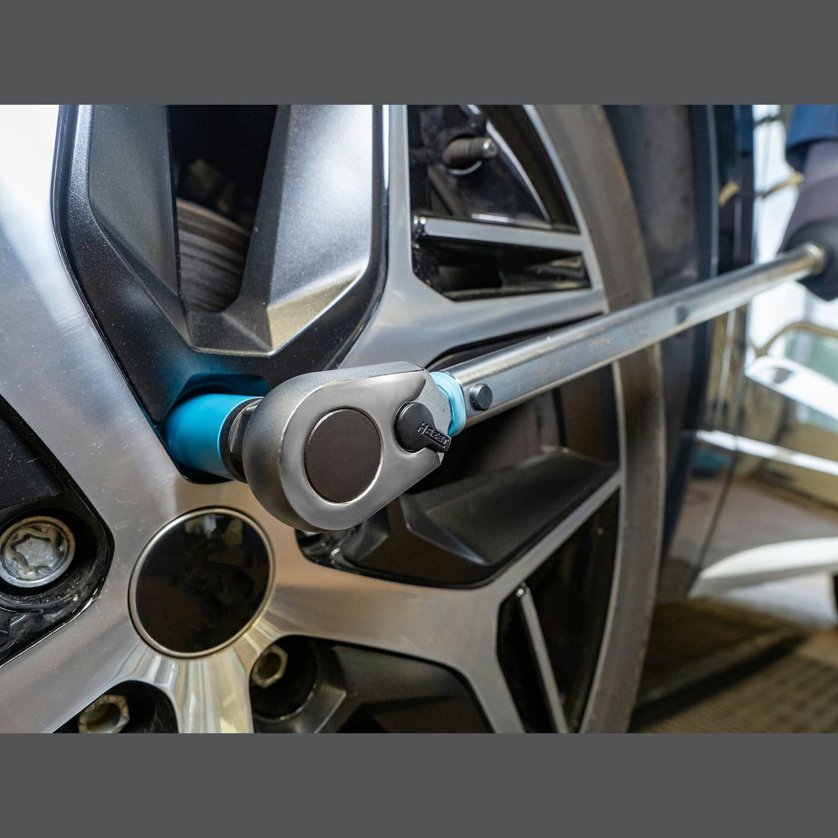 Hazet 6123-1CT 1⁄2″ Torque wrench ∙ 60 – 320 Nm ∙ ±2% ∙ With HiPer reversible ratchet