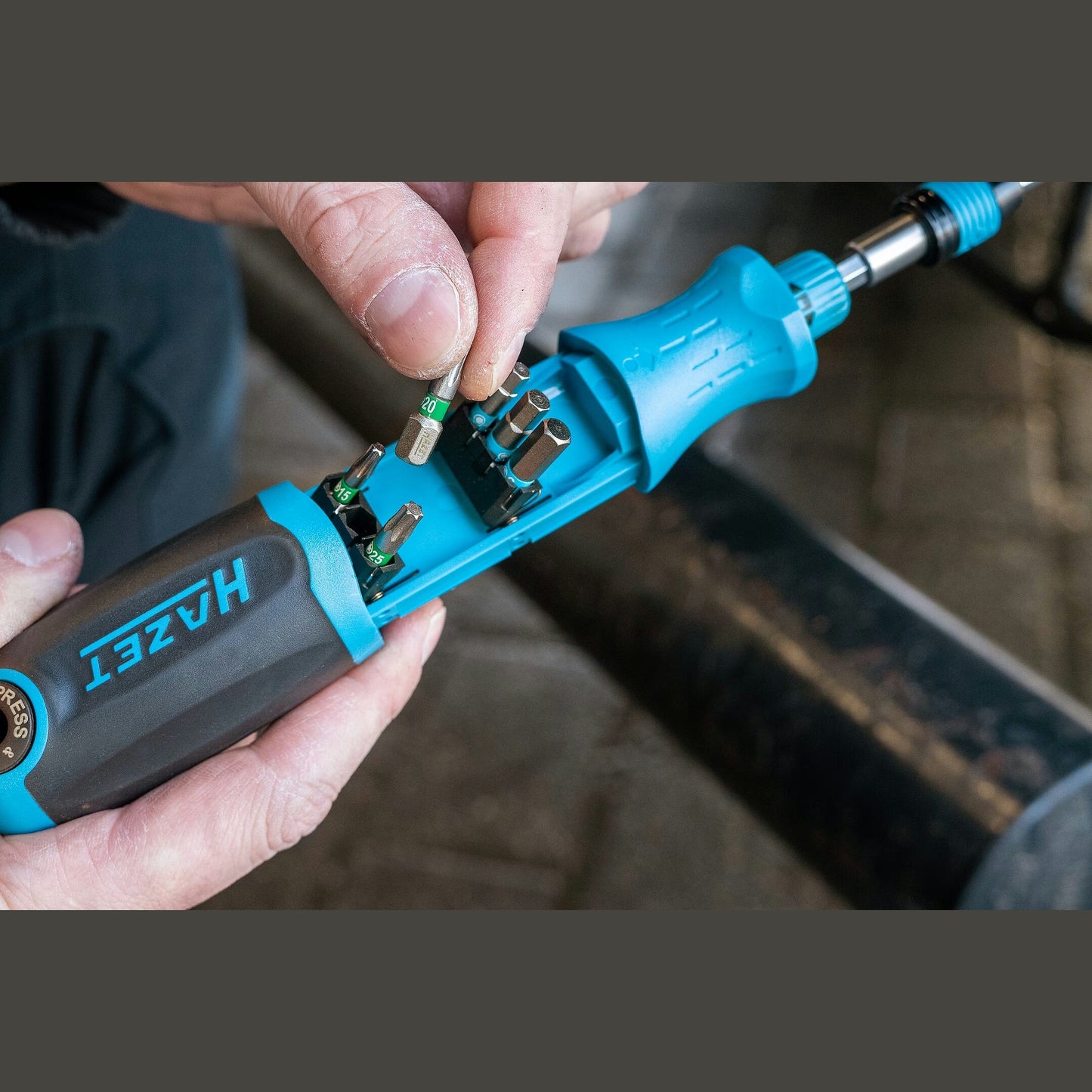Hazet 811R-3 Ratcheting bit screwdriver with built-in magazine