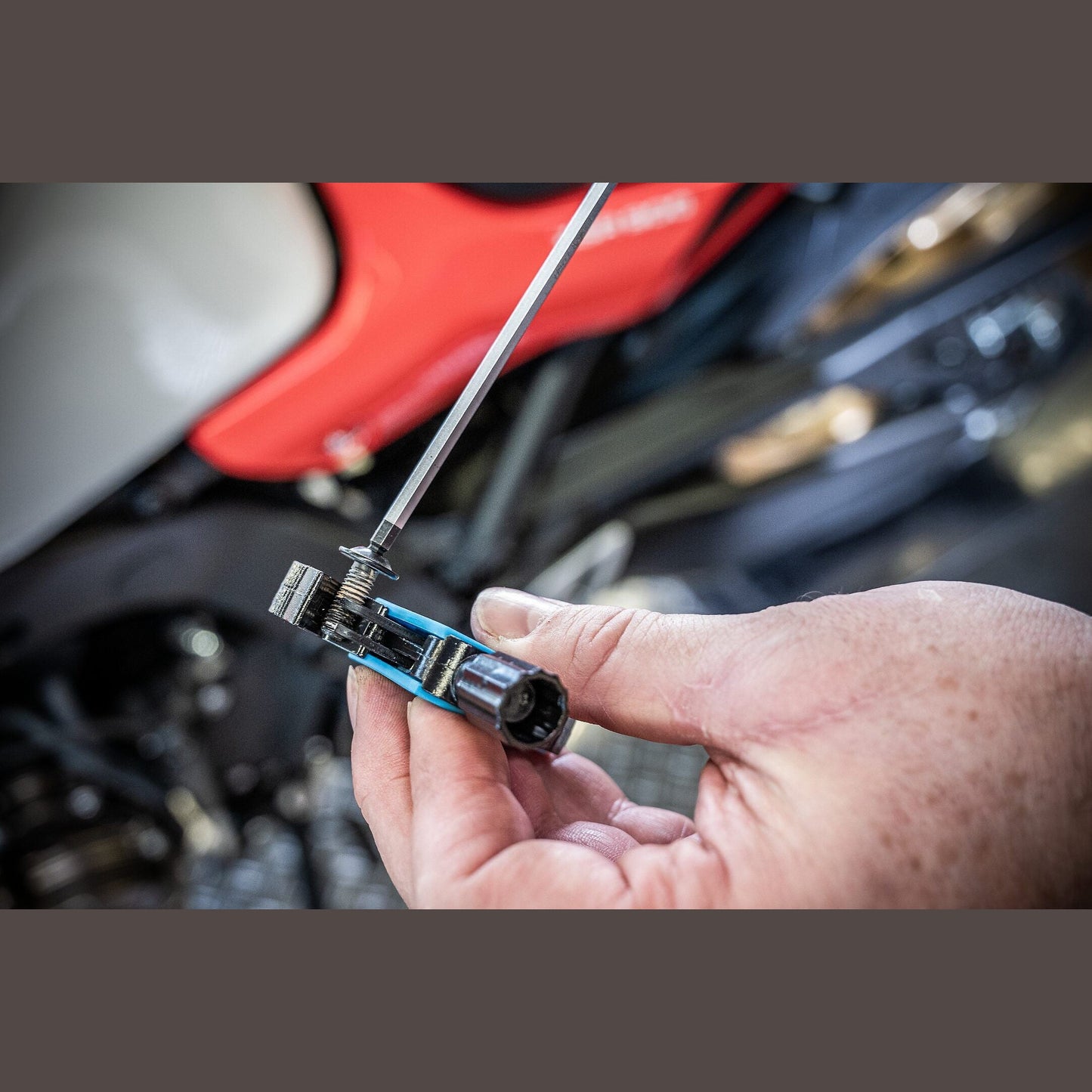 Hazet 842AG-1 Universal thread repair tool