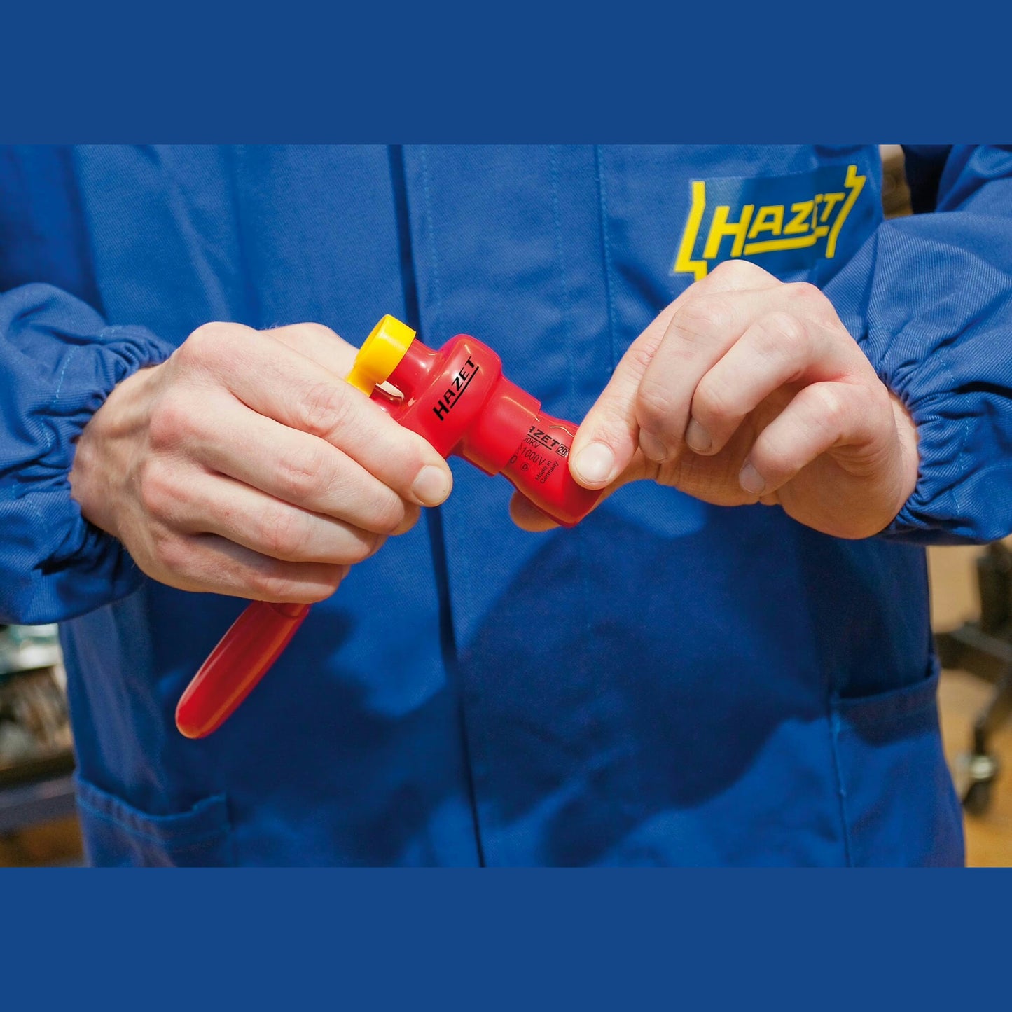 Hazet 880KV-20 3⁄8″ Socket ∙ with protective insulation ∙ Outside hexagon traction profile ∙ 20 mm