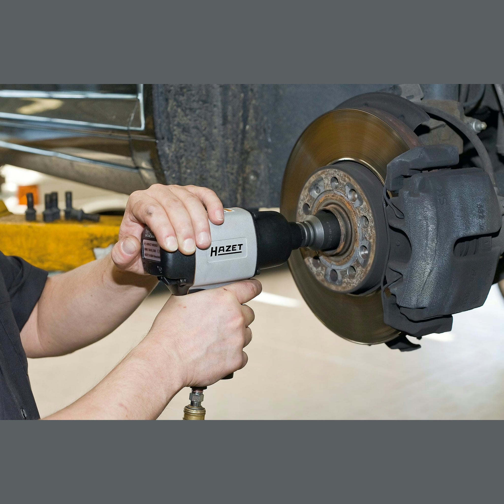 Hazet 900SZ-19 1⁄2″ Impact socket ∙ Outside 12-point traction profile ∙ 19 mm