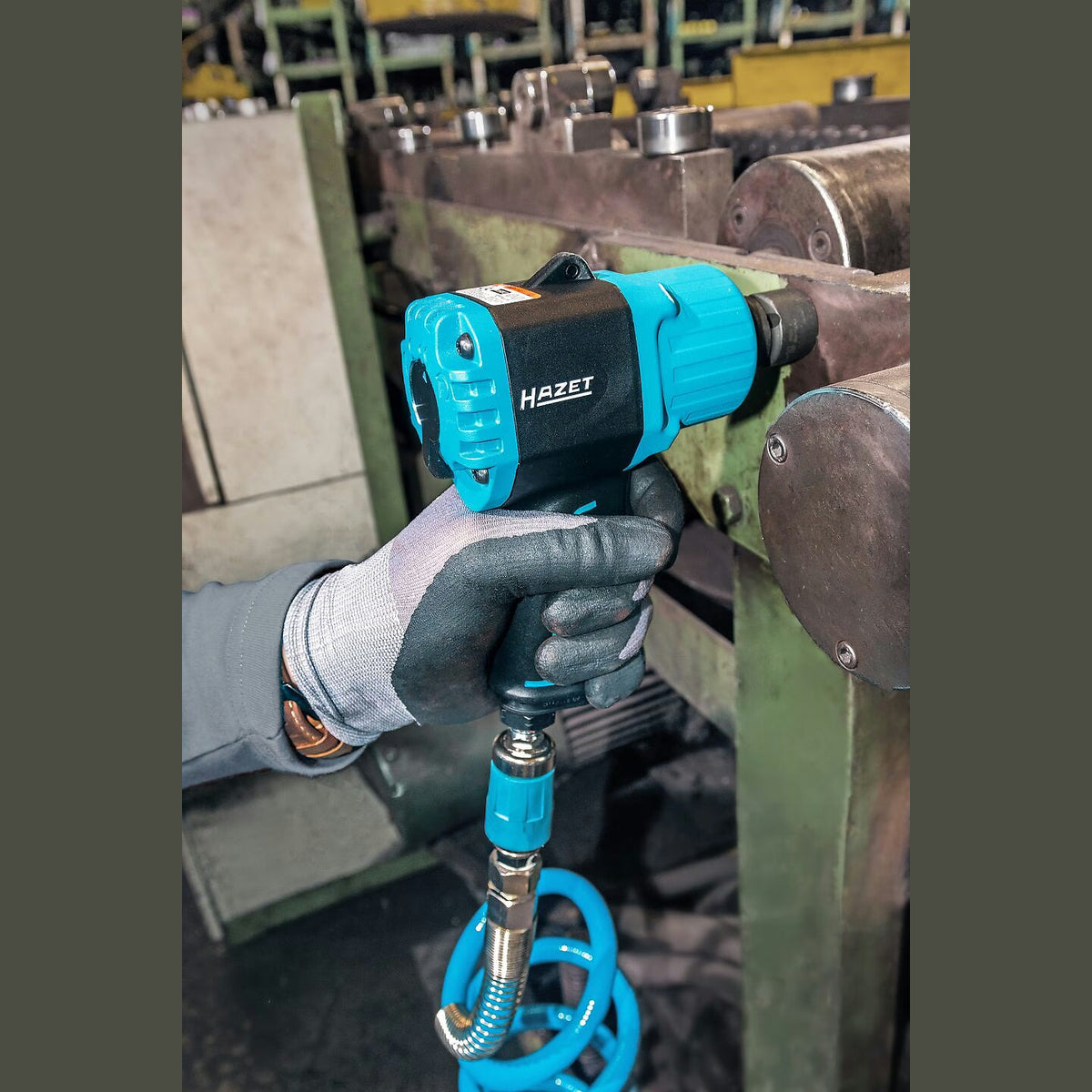 Hazet 9012TT 1⁄2″ Twin Turbo impact wrench ∙ 2200 Nm