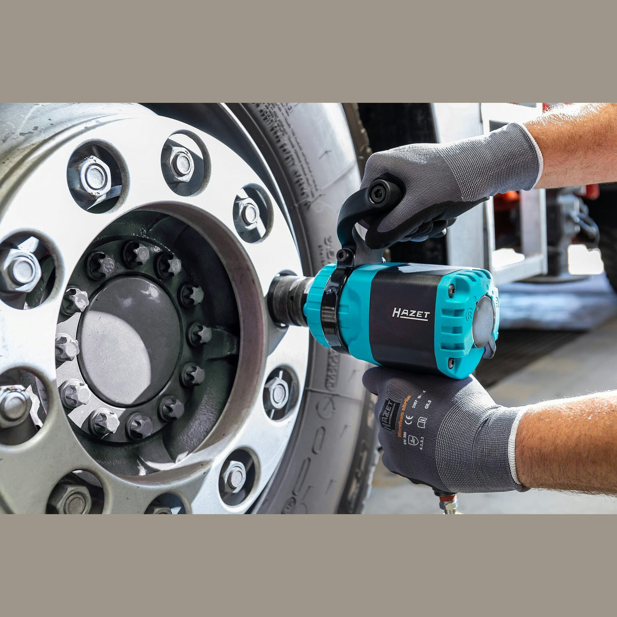 Hazet 9014TT 1″ Twin Turbo impact wrench ∙ 4100 Nm