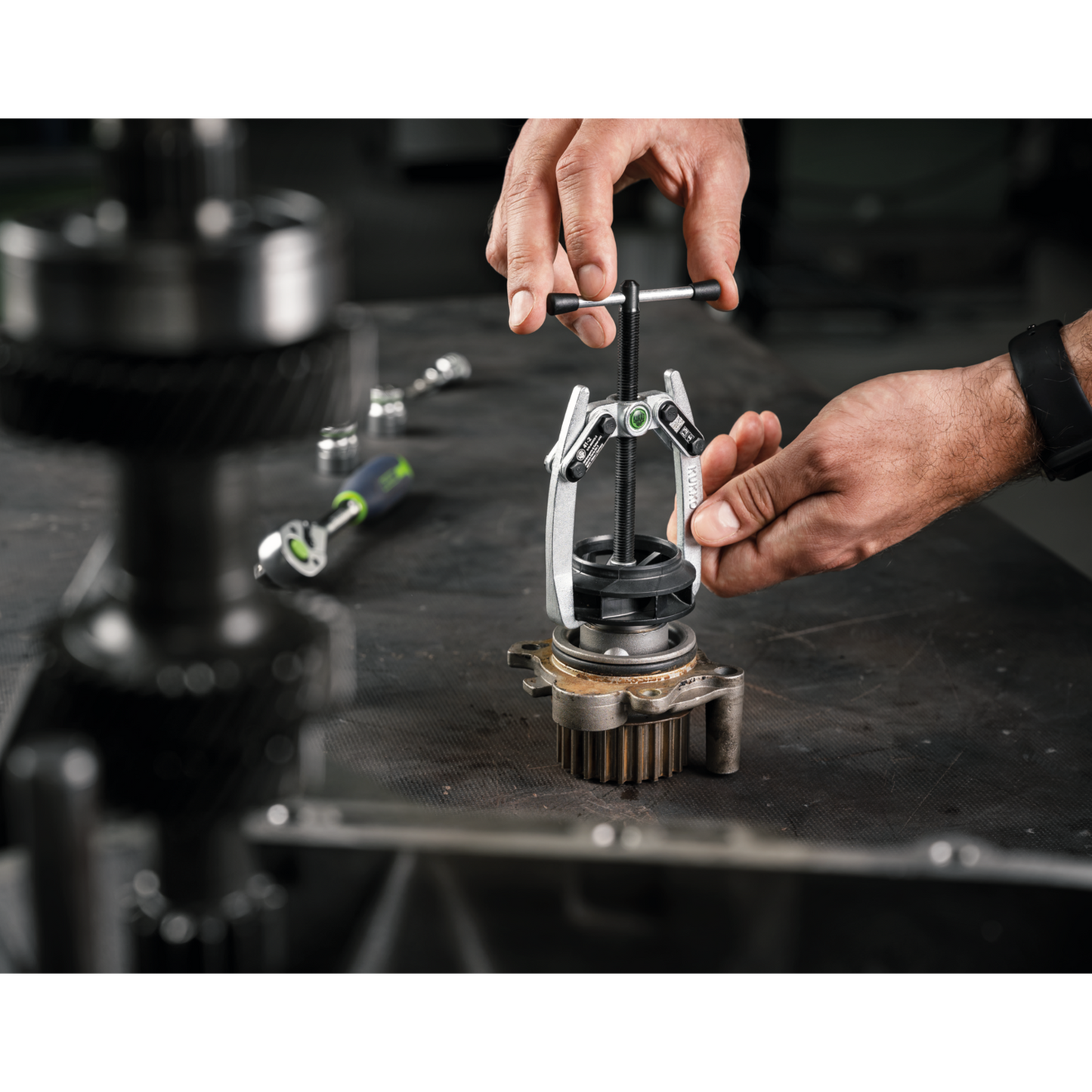 Kukko 41-1 | 2-jaw universal puller with swiveling jaws, up to 65 mm spread, 65 mm reach
