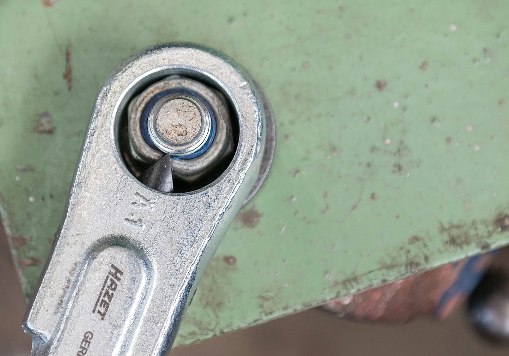 Hazet 847-0410A   Nut splitter ∙ mechanical