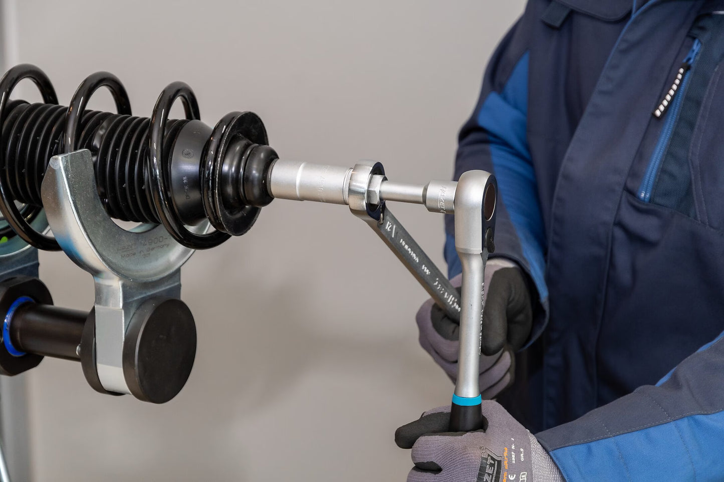 Hazet 4910-XZN10 Counterholder for piston rod