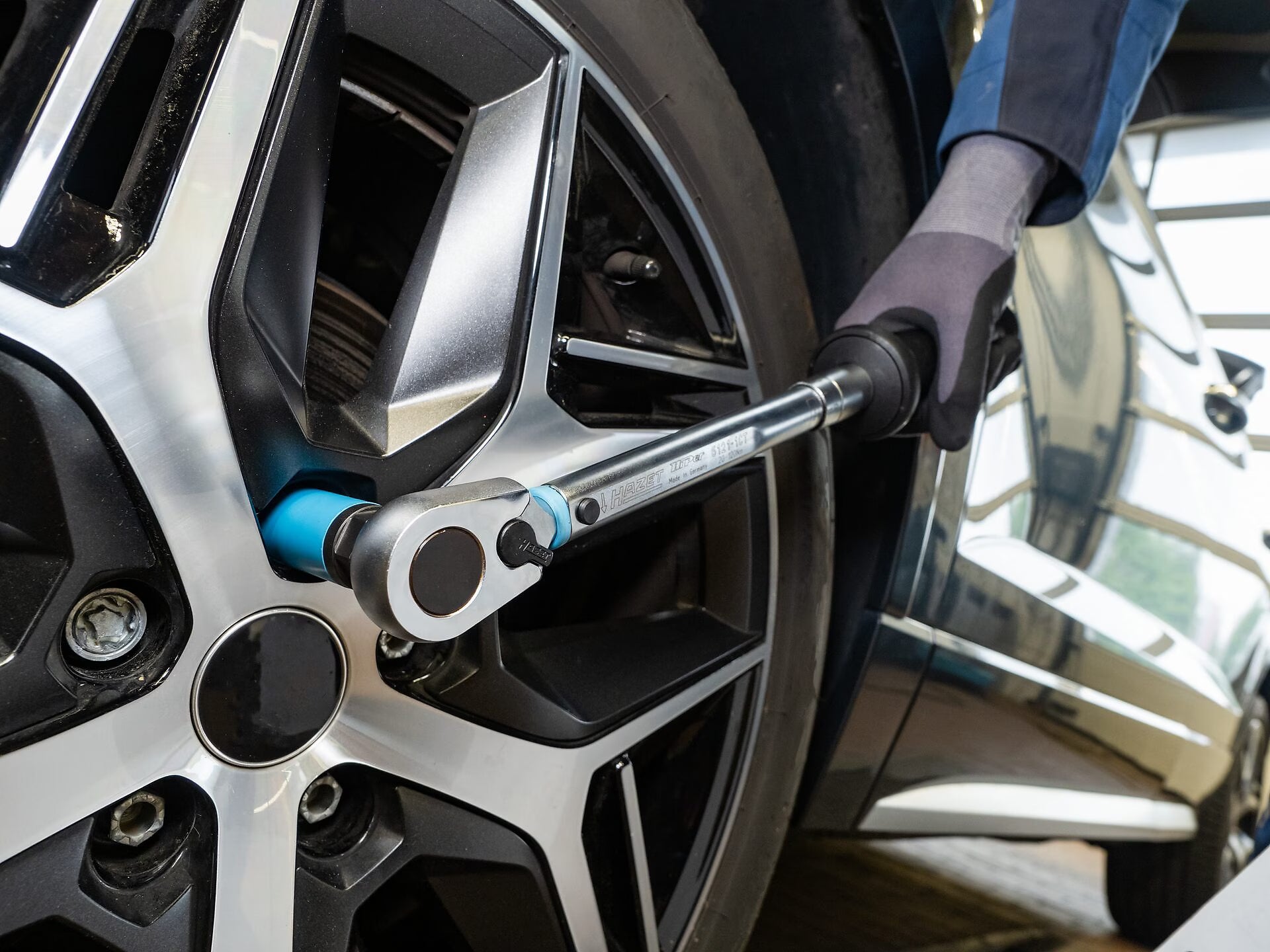 Hazet 6121-1CTCAL  1⁄2″ Torque wrench with DAkkS calibration certificate ∙ 20 – 120 Nm ∙ ±2% ∙ With HiPer reversible ratchet