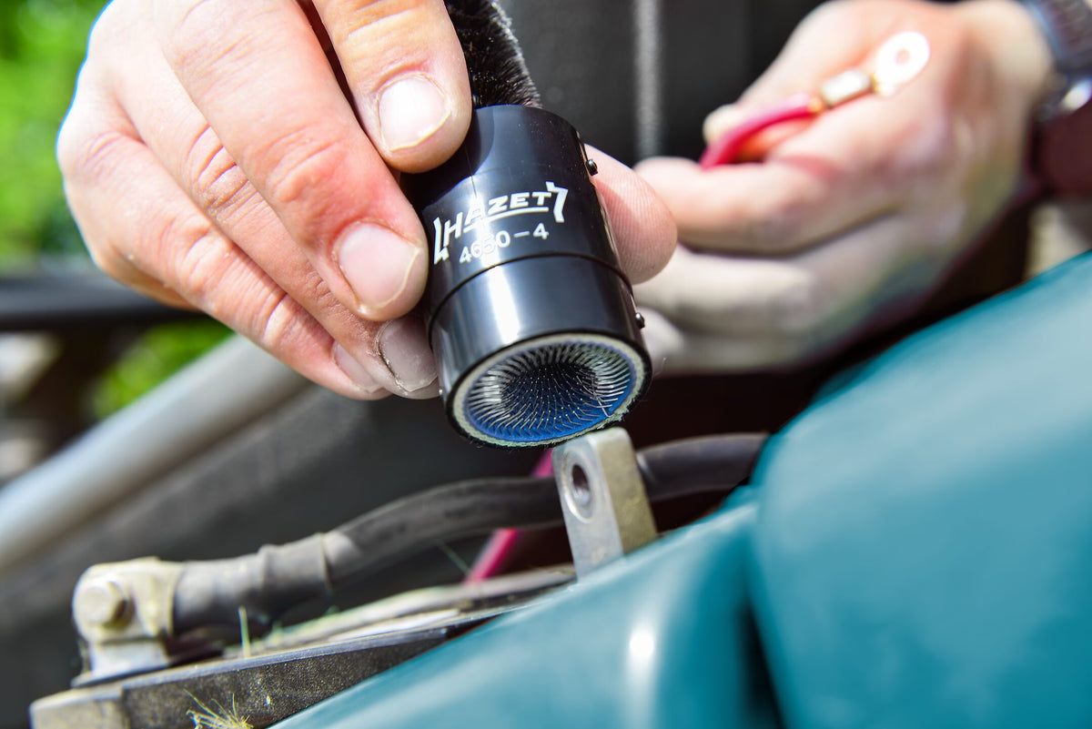 Hazet 4650-4 Battery pole and terminal brush