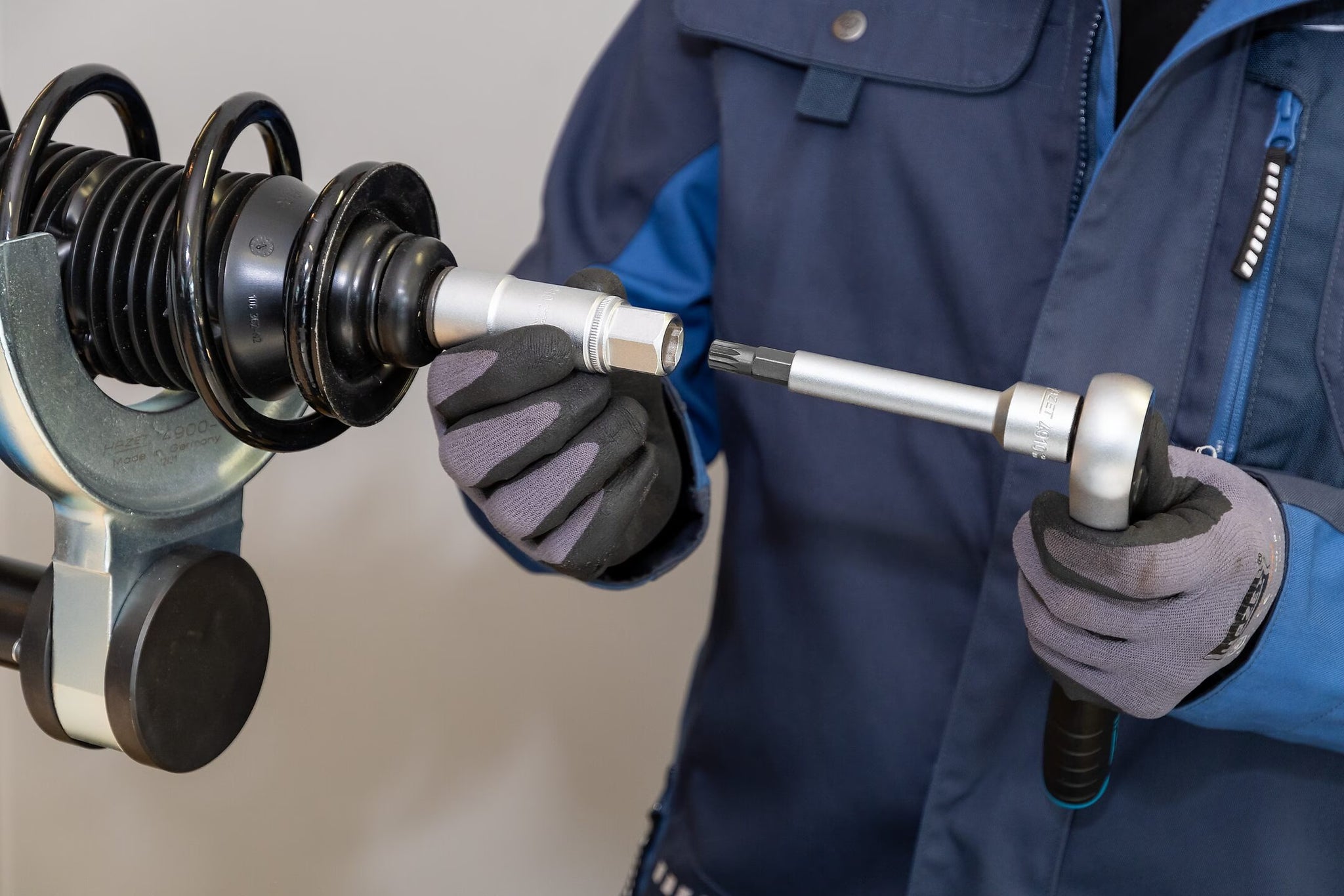 Hazet 4910-XZN10 Counterholder for piston rod