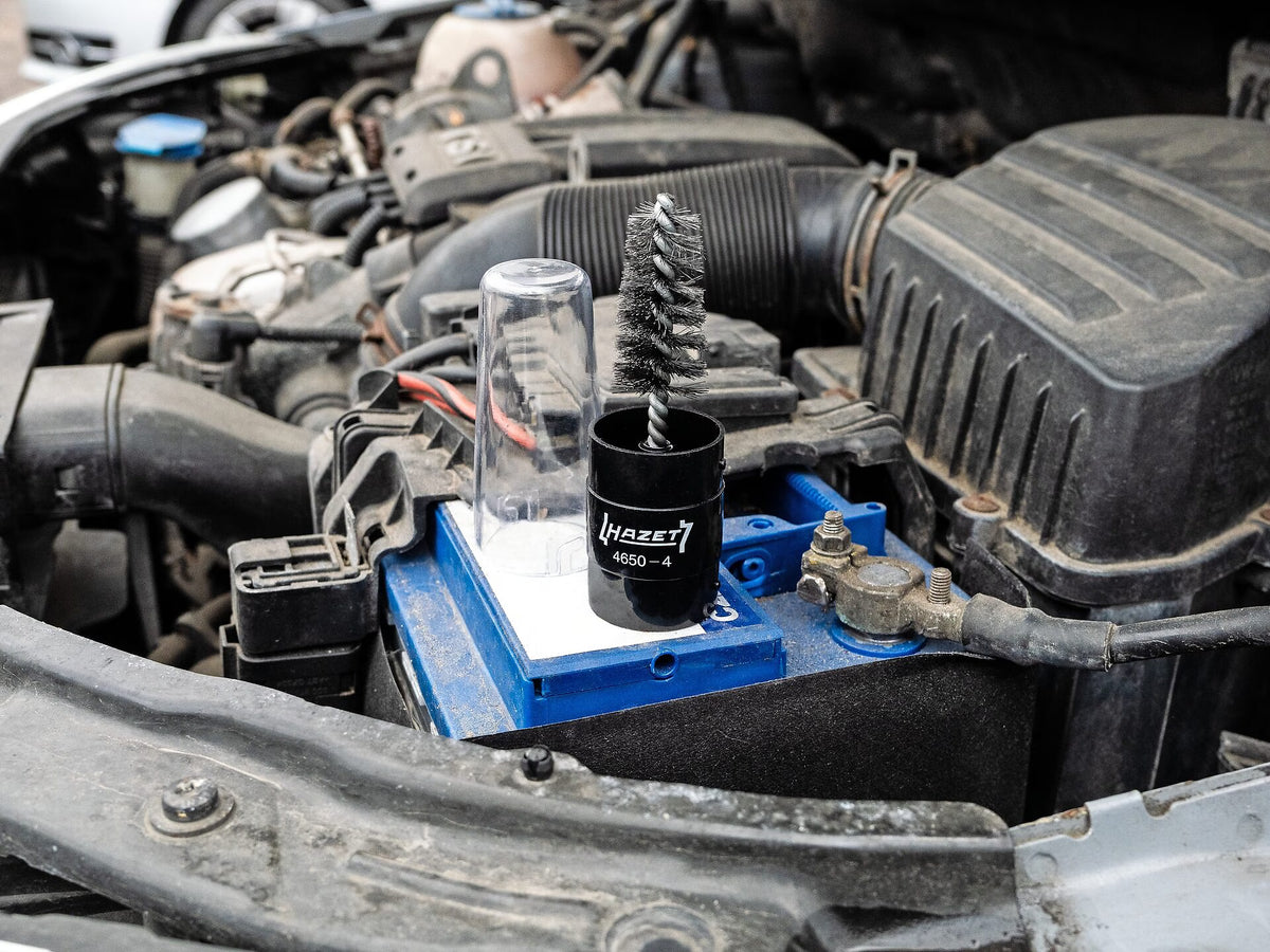 Hazet 4650-4 Battery pole and terminal brush