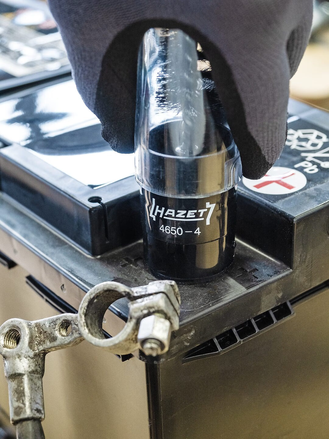 Hazet 4650-4 Battery pole and terminal brush