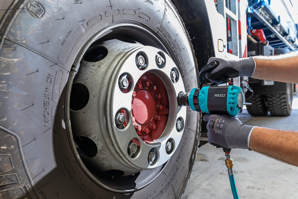 Hazet 9014TT 1″ Twin Turbo impact wrench ∙ 4100 Nm