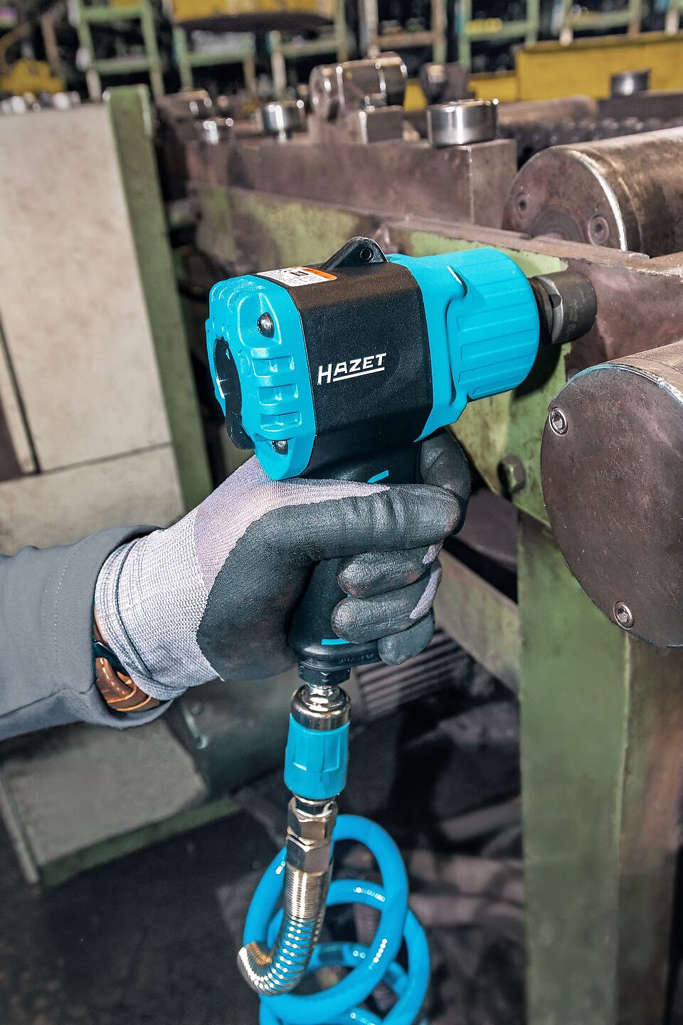 Hazet 9012TT 1⁄2″ Twin Turbo impact wrench ∙ 2200 Nm